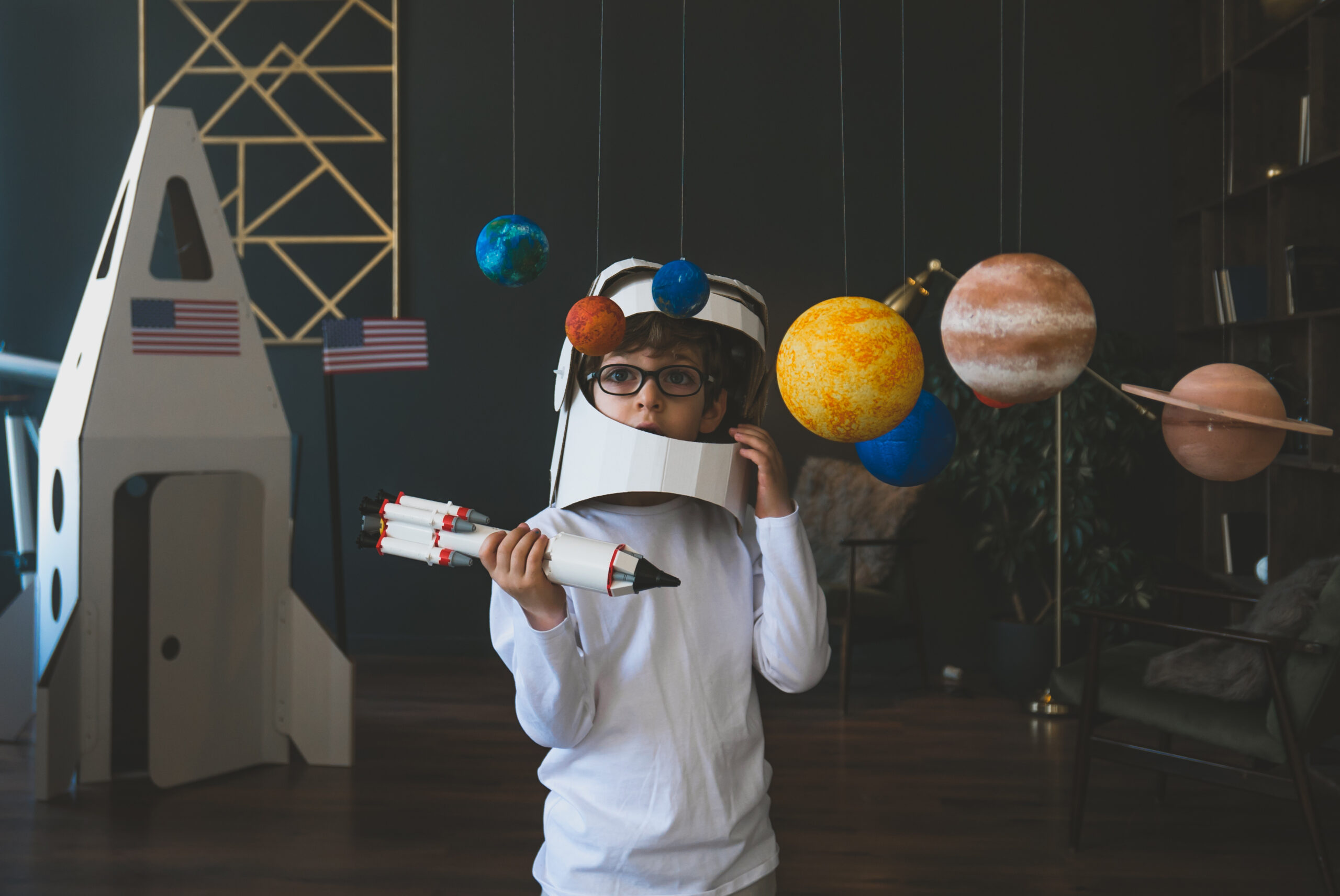 EXPLAINING THE SOLAR SYSTEM TO CHILDREN: TIPS FOR PARENTS BASED ON AGE